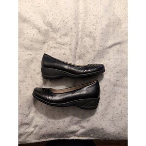 Soft Style Women's size 5.5 Black Faux Leather Slip On  Wedge